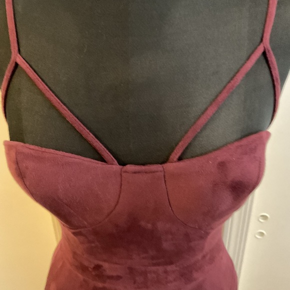 🌹 Purple Velvet Bodycon Dress - Picture 4 of 7